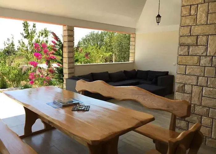 In - Sibenik Riviera 36449 *